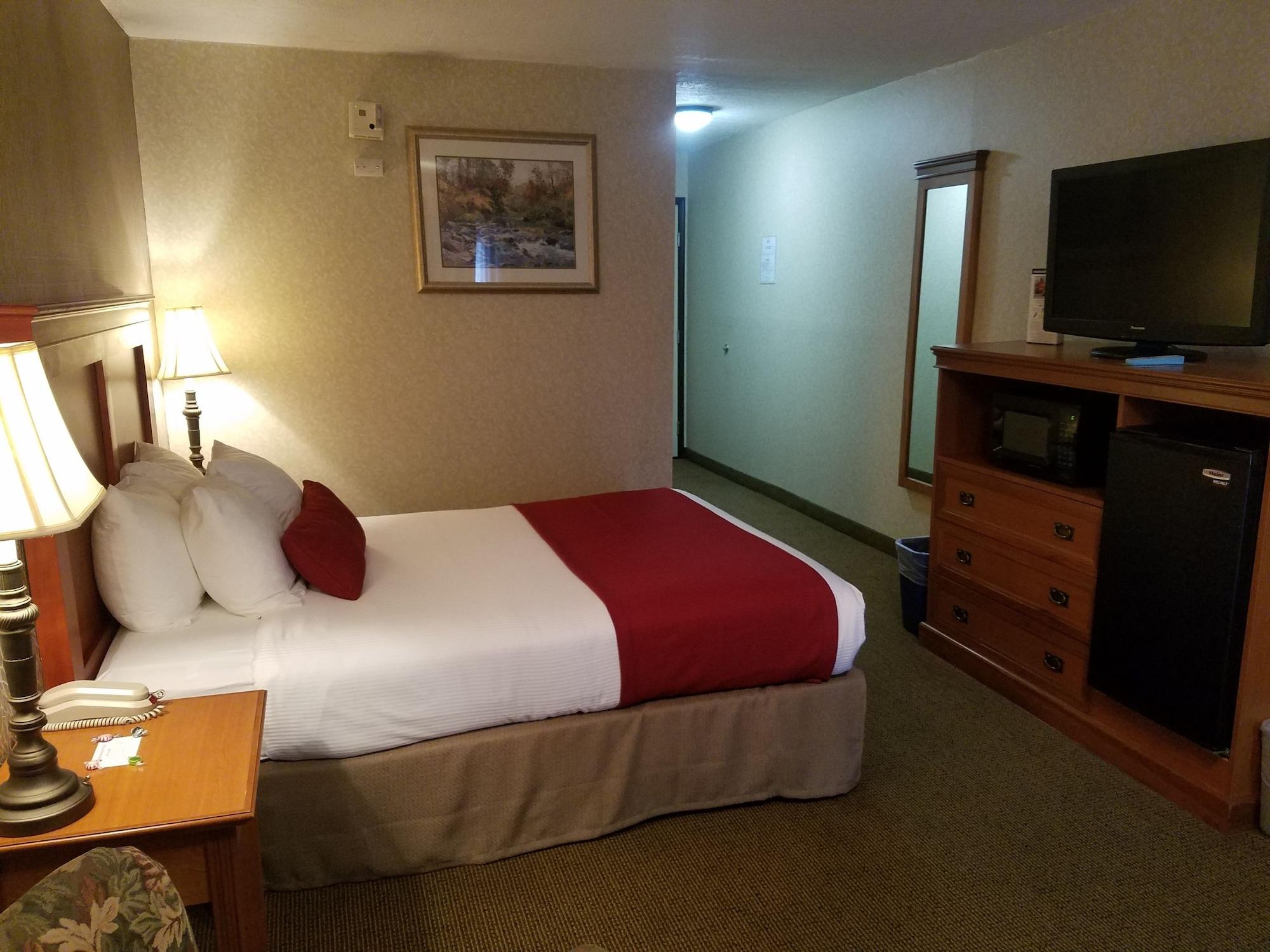 Best Western Plus Rivershore Hotel Oregon City Exterior photo