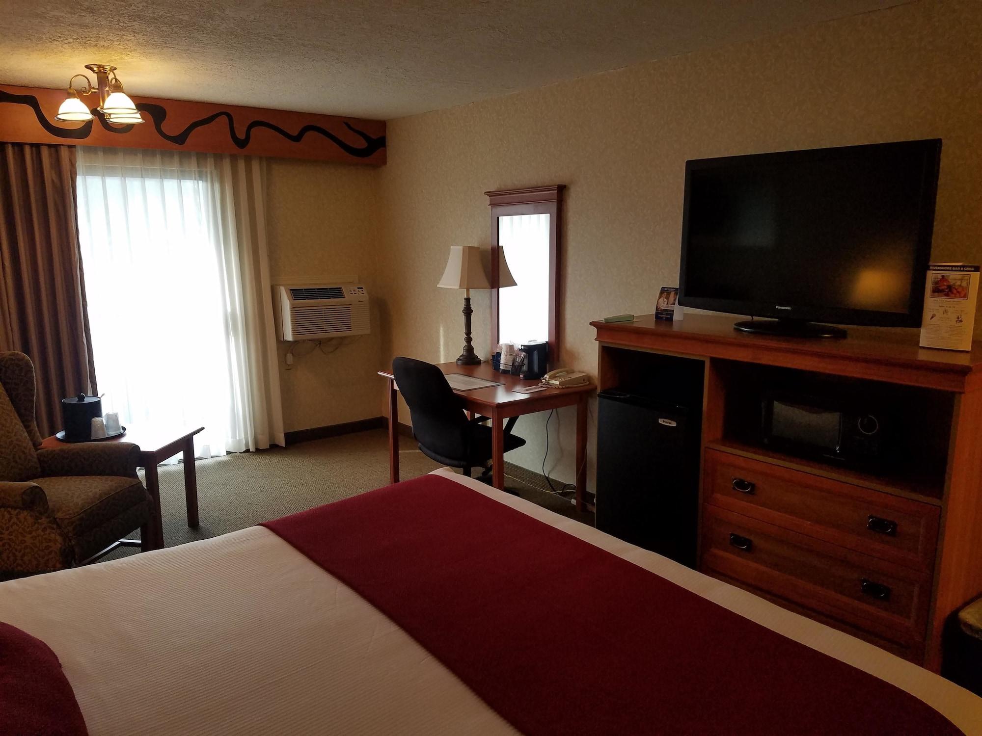 Best Western Plus Rivershore Hotel Oregon City Exterior photo