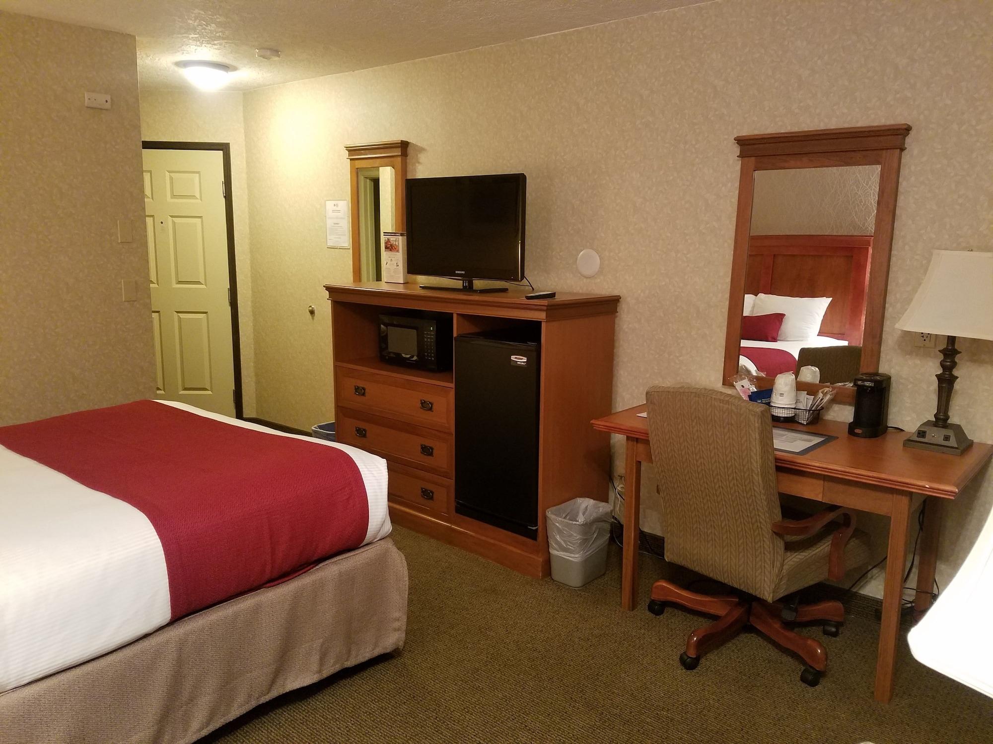 Best Western Plus Rivershore Hotel Oregon City Exterior photo