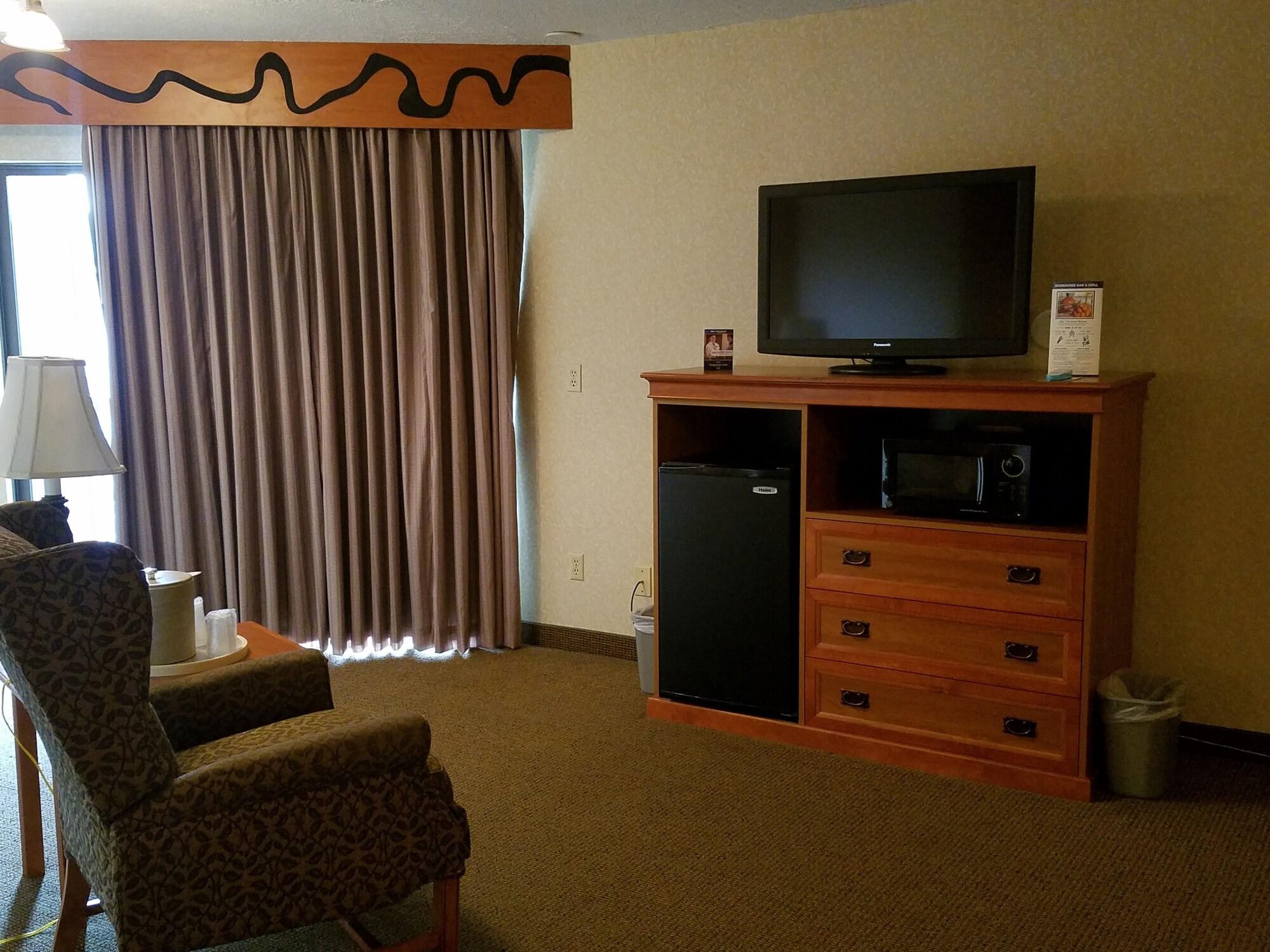 Best Western Plus Rivershore Hotel Oregon City Exterior photo
