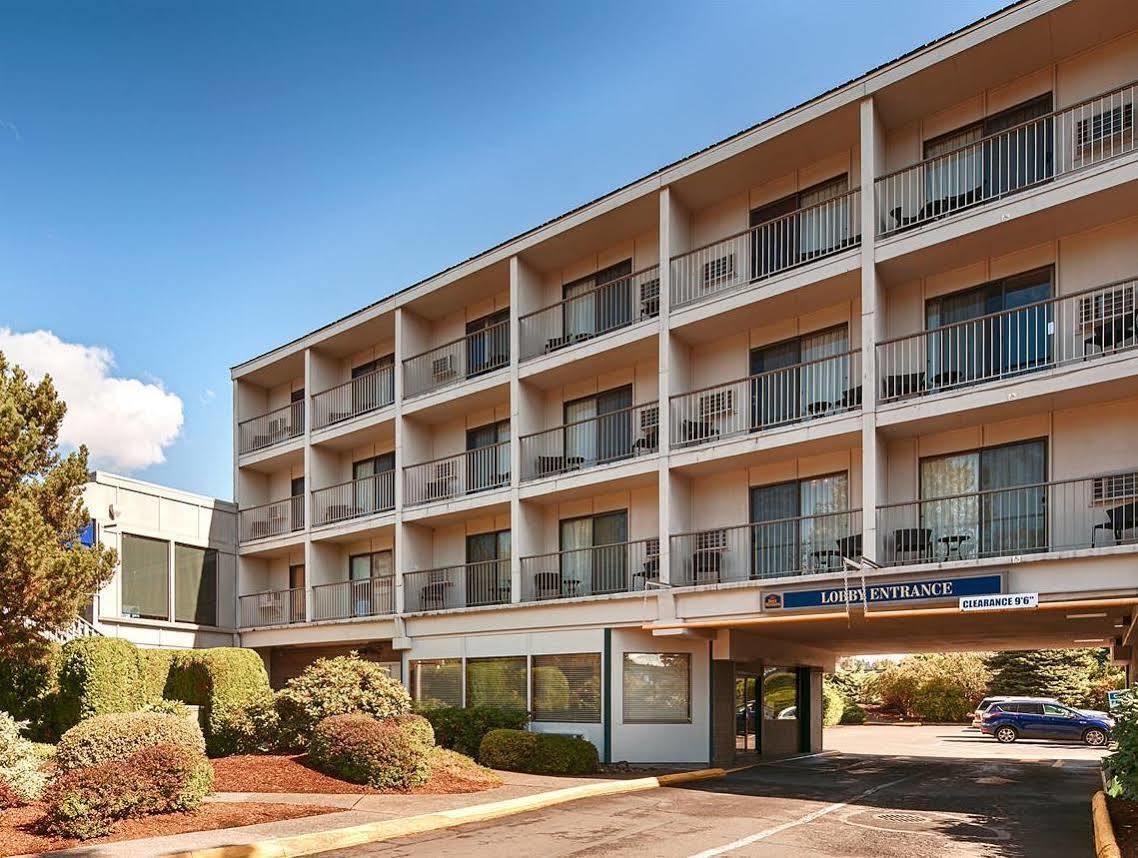 Best Western Plus Rivershore Hotel Oregon City Exterior photo