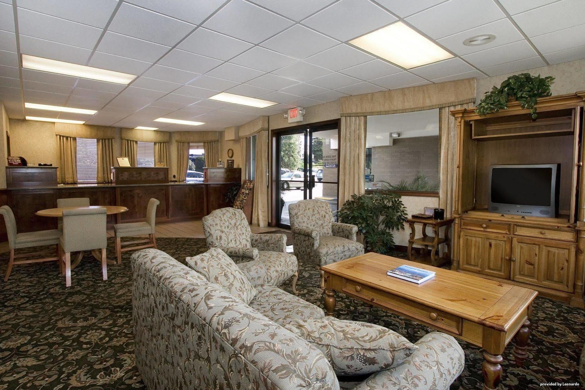 Best Western Plus Rivershore Hotel Oregon City Exterior photo